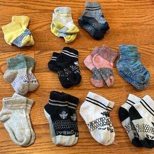 11 pairs of toddler bombas ankle socks. Assorted colors